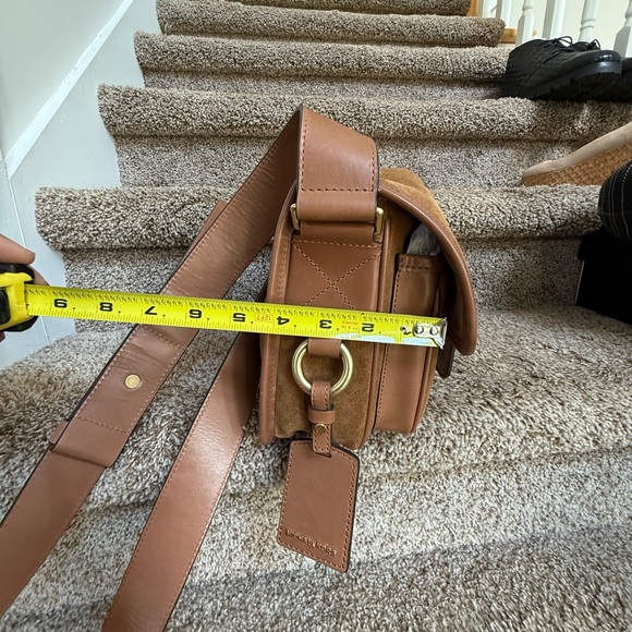 Michael Kors " Hewitt" Women's Caramel Leather Suede Crossbody/Messenger Bag. - Picture 16 of 16